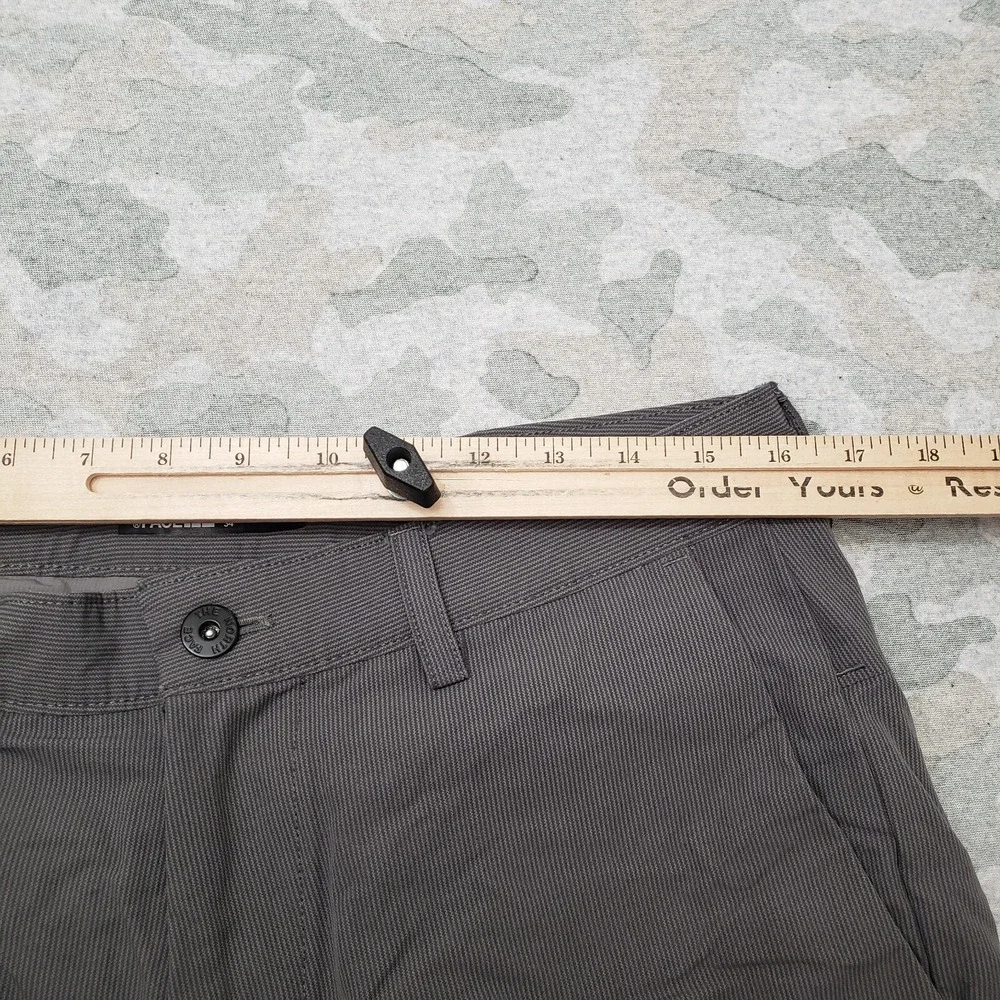 The North Face Shorts Men's 34 Gray Lightweight Pockets Bermuda Hiking Travel‎